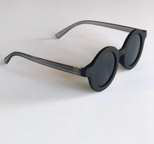 Load image into Gallery viewer, Adeline Round Sun Glasses, Matte Black
