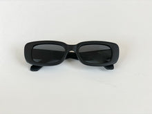 Load image into Gallery viewer, Beau Rectangular Retro Sunglasses, Black
