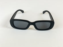 Load image into Gallery viewer, Beau Rectangular Retro Sunglasses, Black
