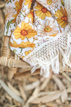 Load image into Gallery viewer, Cadence Floral Tassel Blanket
